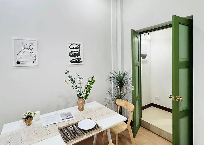 Chinatown 3br Townhouse,mrt Nearby&family Friendly