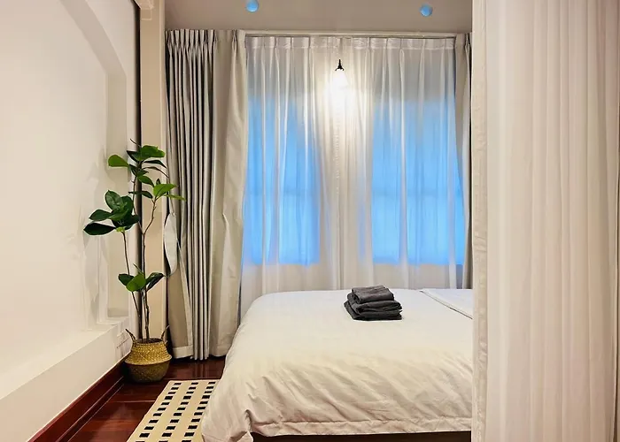 Chinatown 3br Townhouse,mrt Nearby&family Friendly فيلة