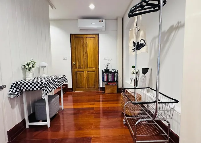 Chinatown 3br Townhouse,mrt Nearby&family Friendly فيلة *