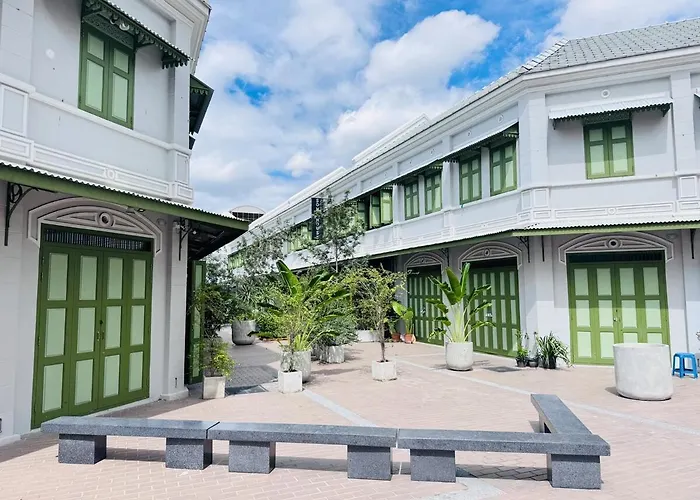 Chinatown 3br Townhouse,mrt Nearby&family Friendly *