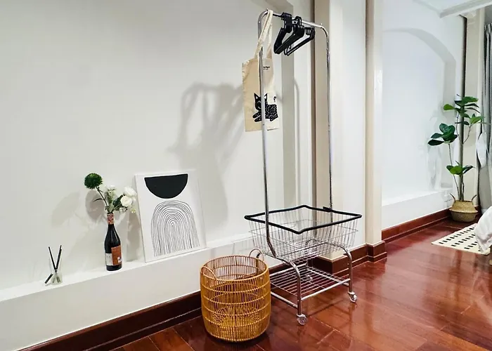 Chinatown 3br Townhouse,mrt Nearby&family Friendly *